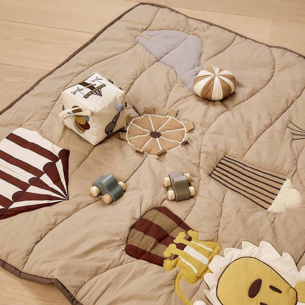 Cube d’éveil bébé en tissu - Thème Cirque