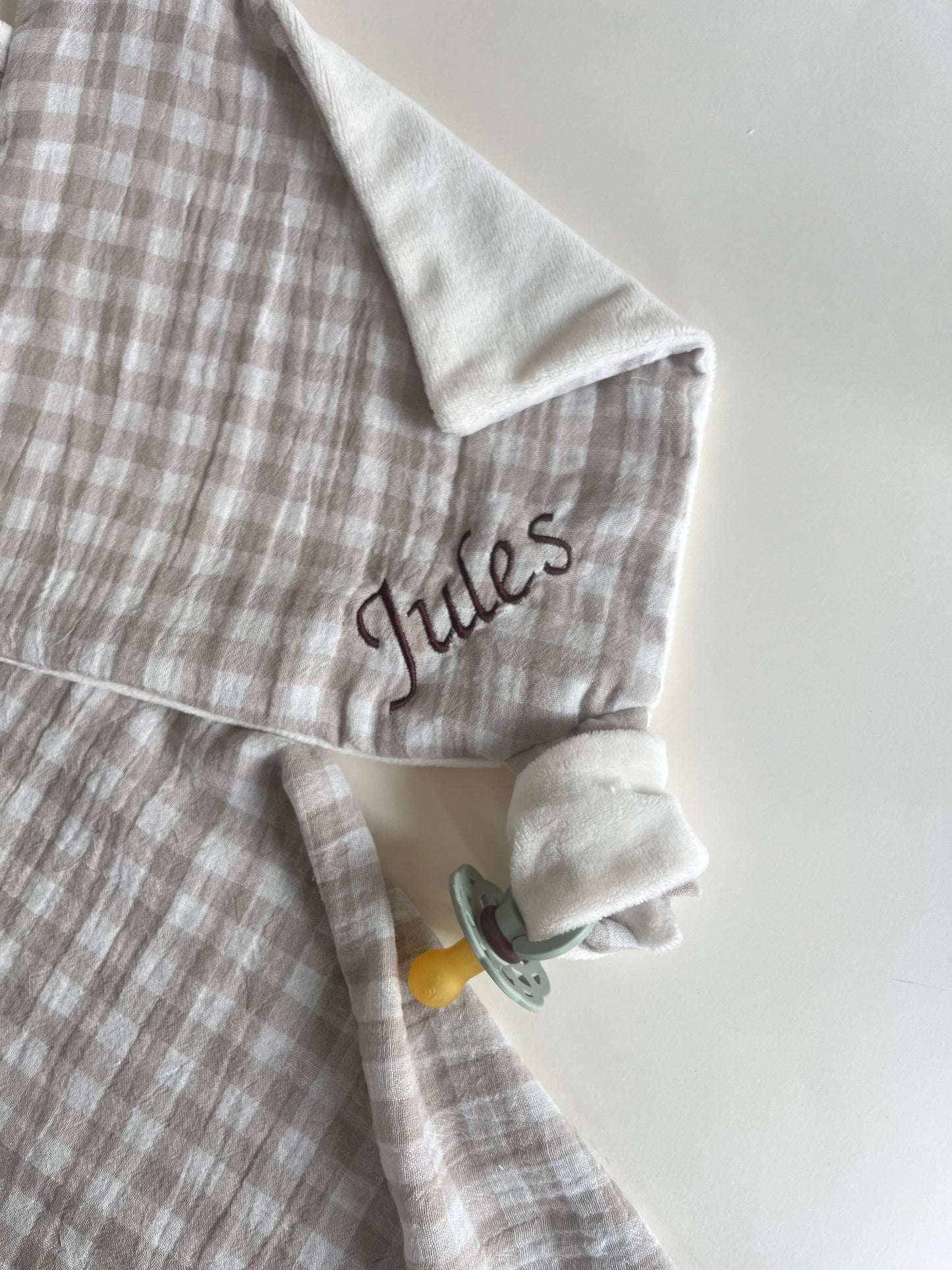 Les doudous plat lapin - doublure polaire - personnalisable