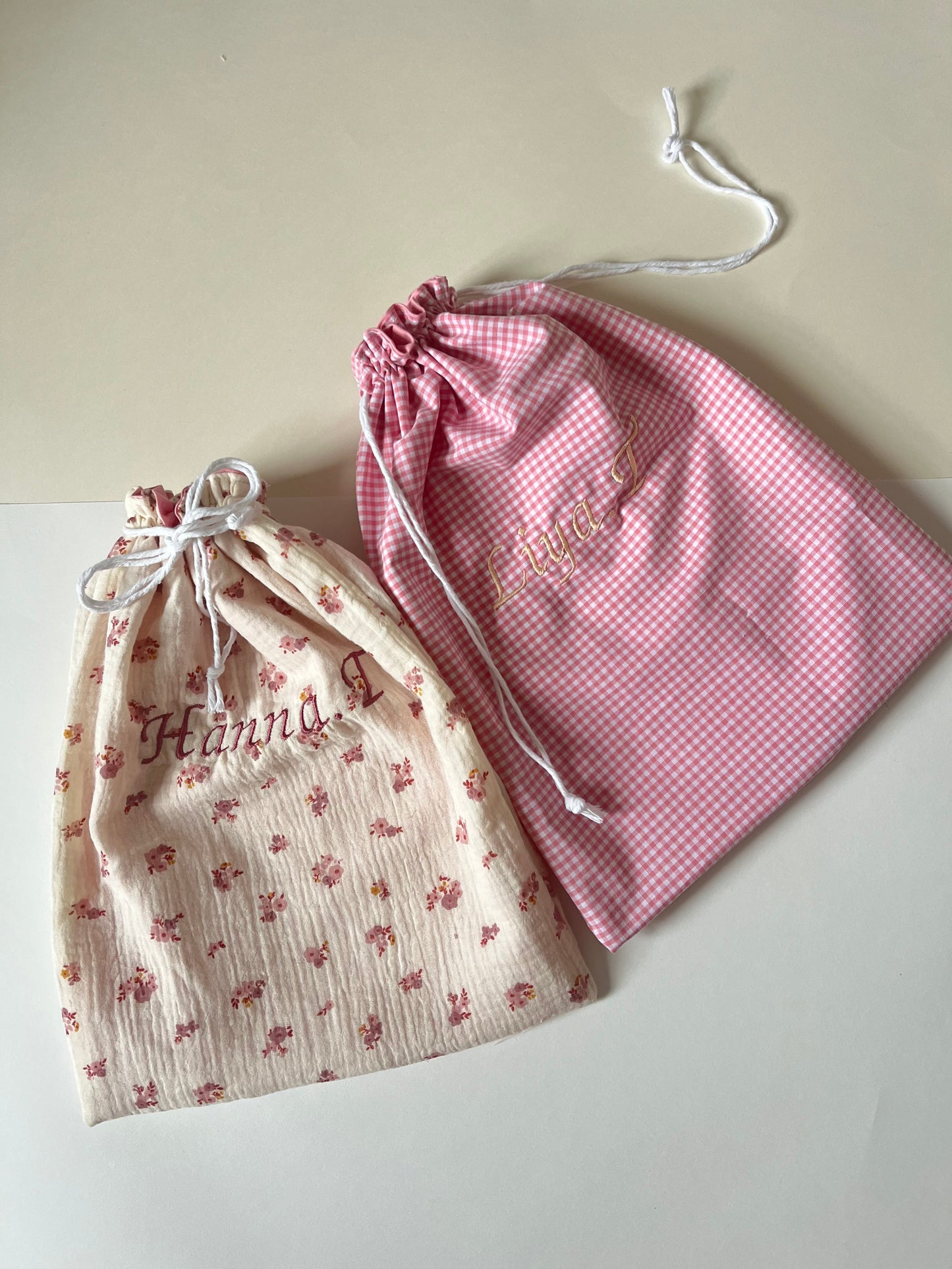 Pochon pour ranger le doudou de bébé personnalisable