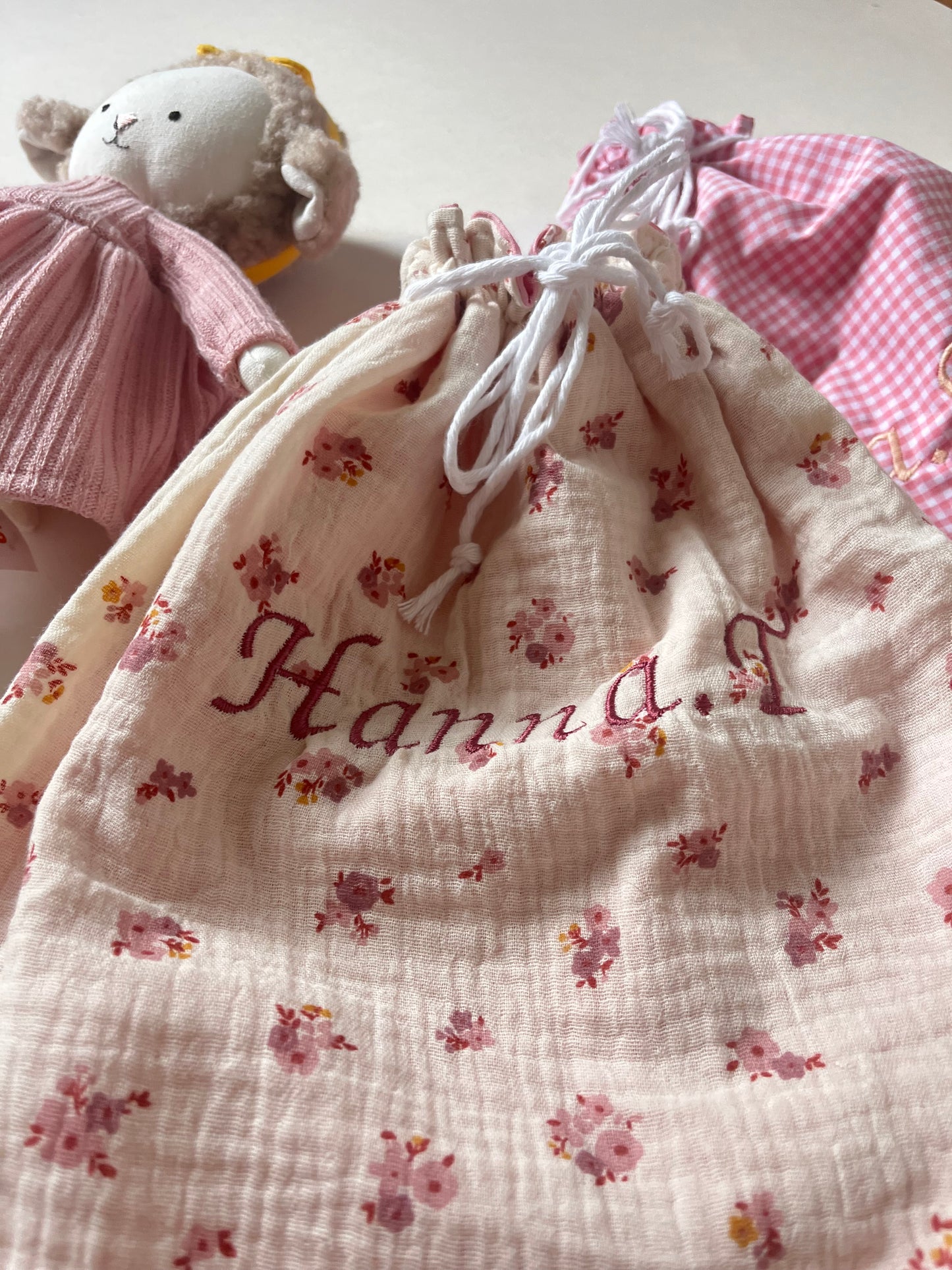 Pochon pour ranger le doudou de bébé personnalisable