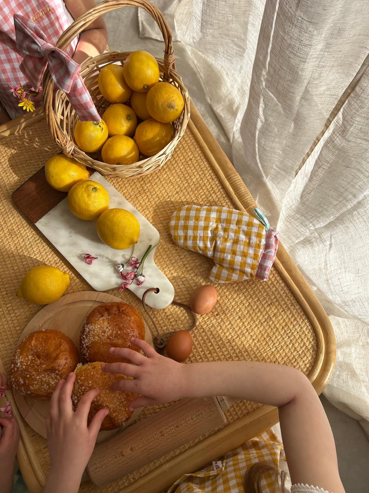Ensemble petit chef pour enfant - Tablier évasé personnalisable et gant de cuisine