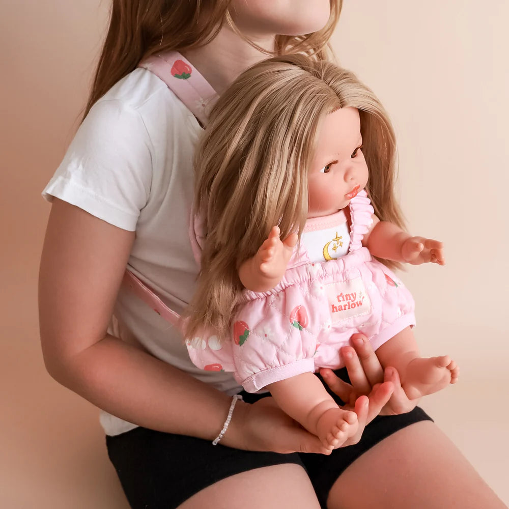 Pré commande Novembre - Porte bébé fraise rose Tiny Harlow