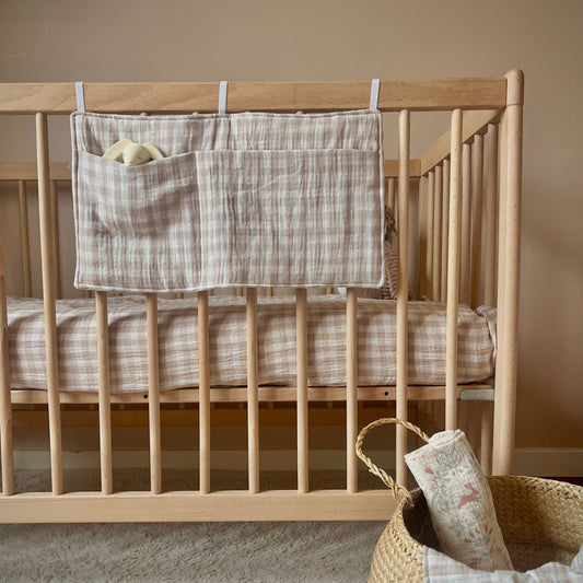 Les organisateurs de lit / range doudou vichy beige