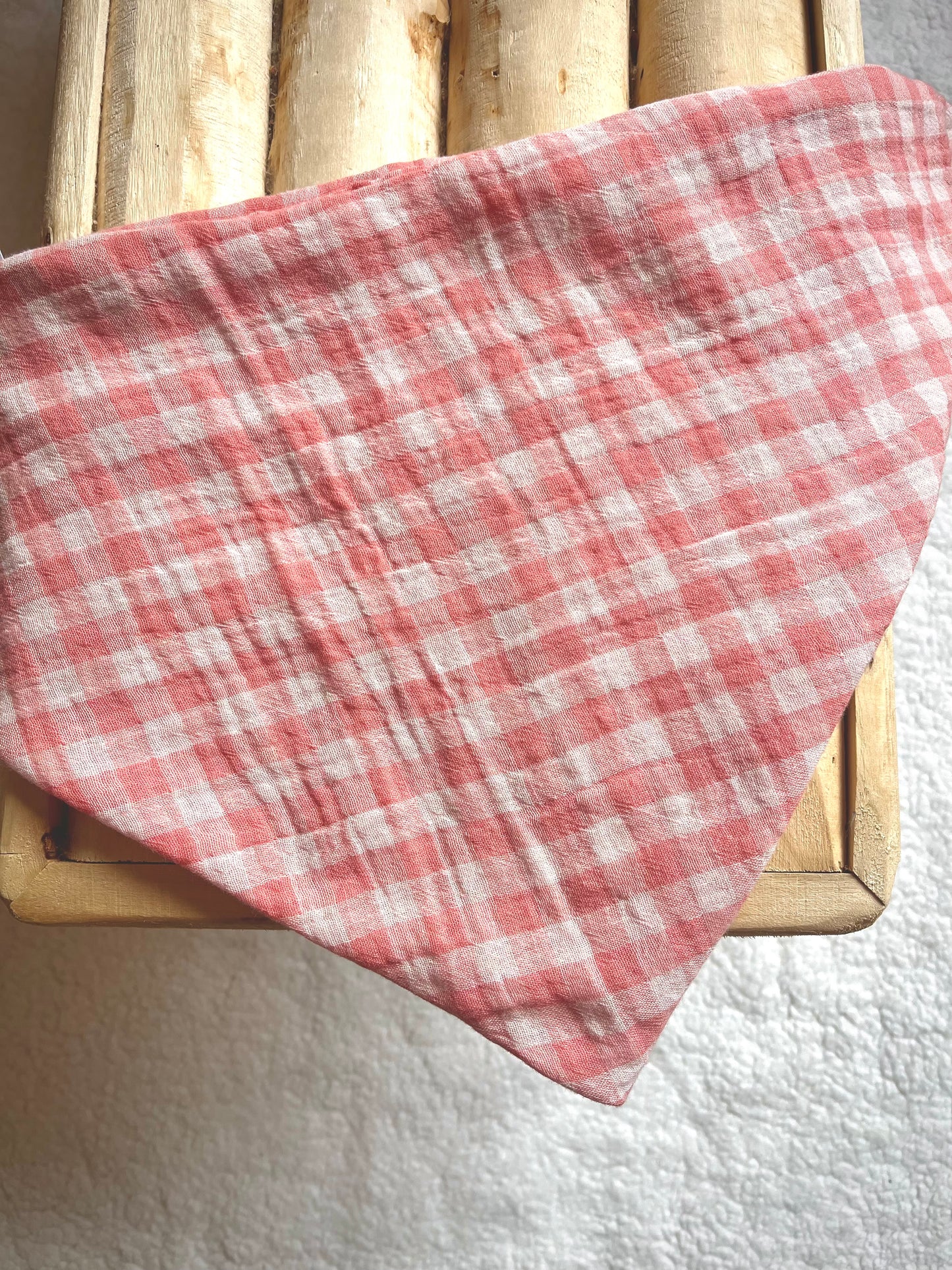 Foulard bandana enfant en double gaze de coton - Vichy rose