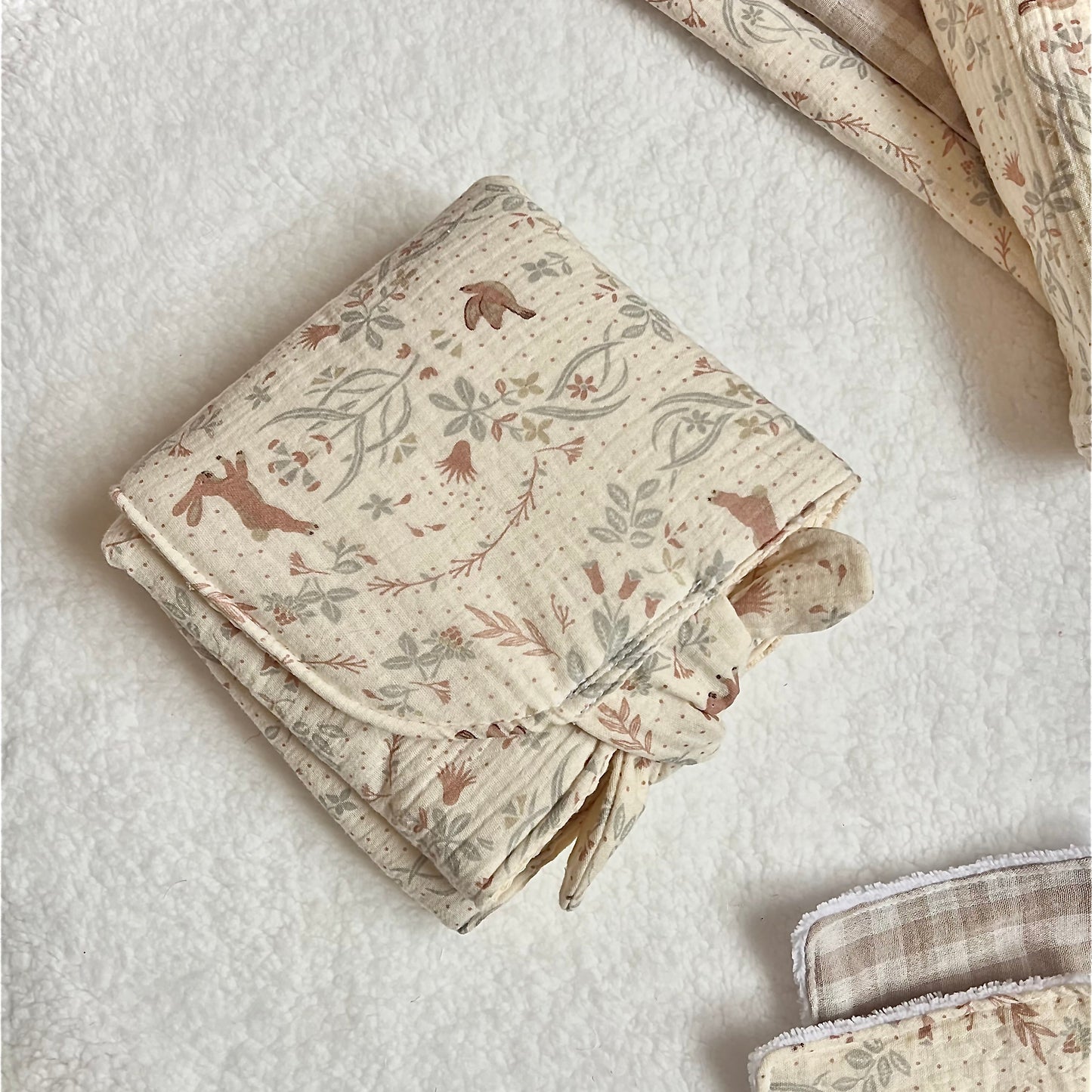 Tapis à langer nomade bébé - motif lapin