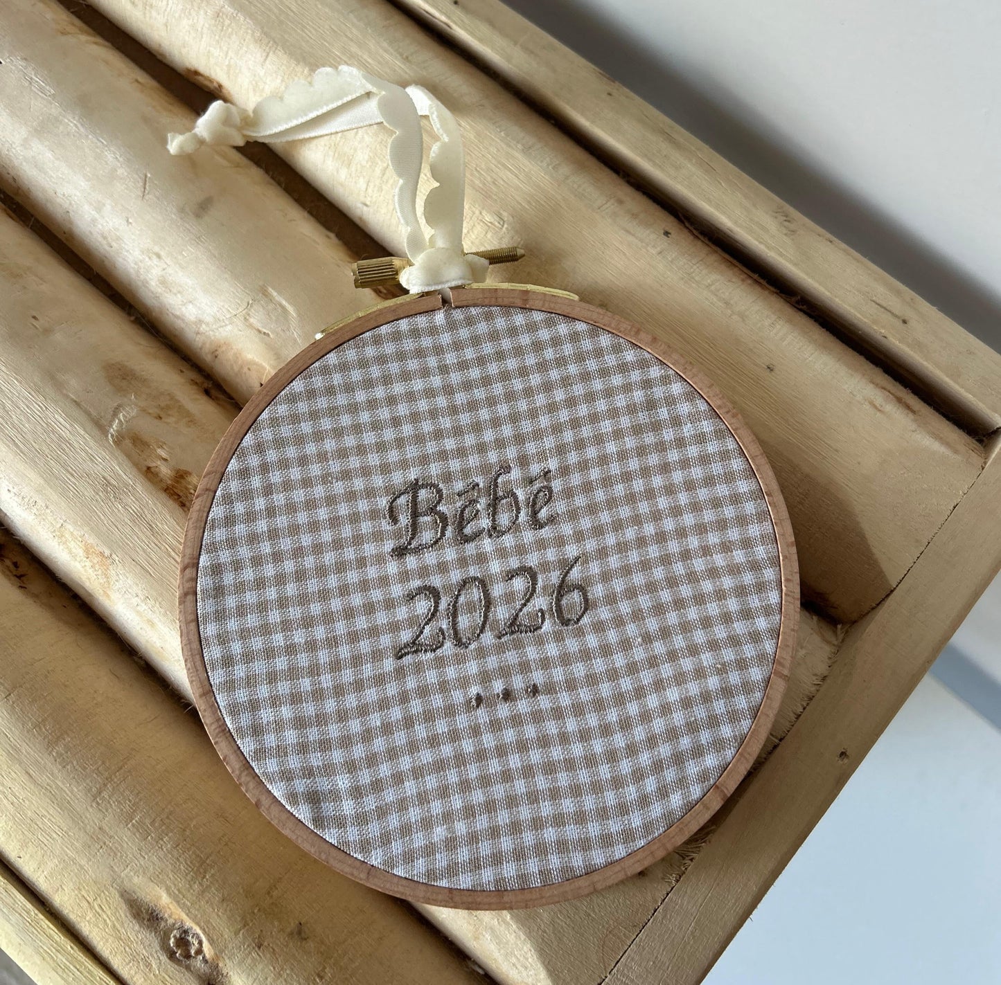 Suspension Annonce de grossesse "bébé 2026"