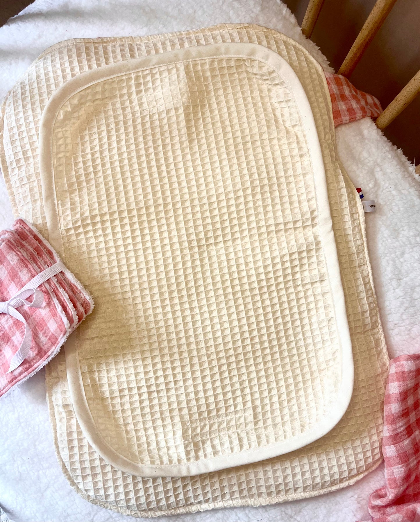 Tapis à langer nomade bébé - motif vichy rose