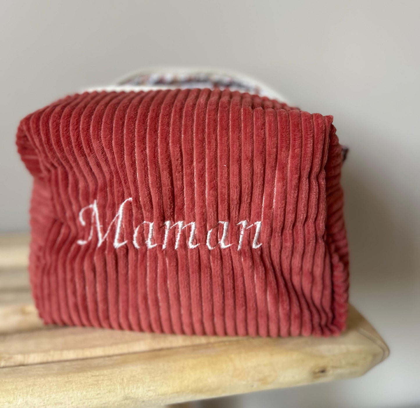 Les trousse de toilette en velour terracotta - personnalisable