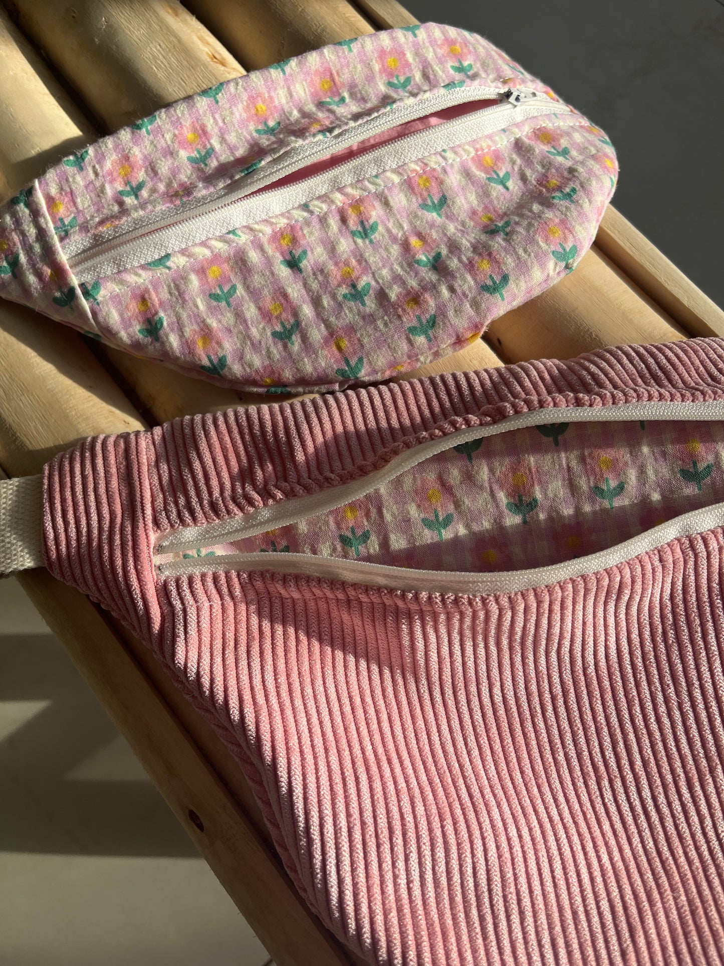 Banane fleuri rose - Taille enfant - personnalisable