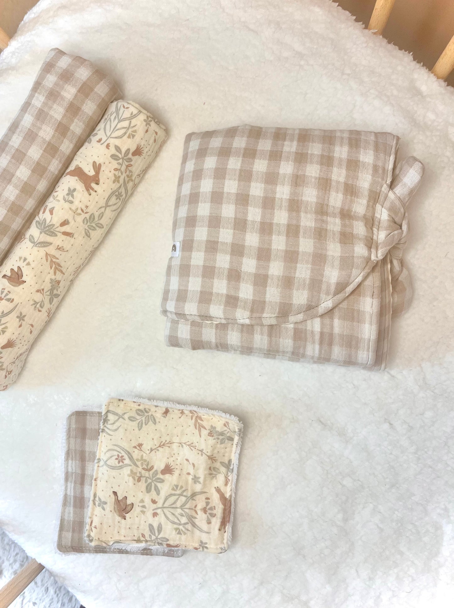 Tapis à langer nomade bébé - motif vichy beige