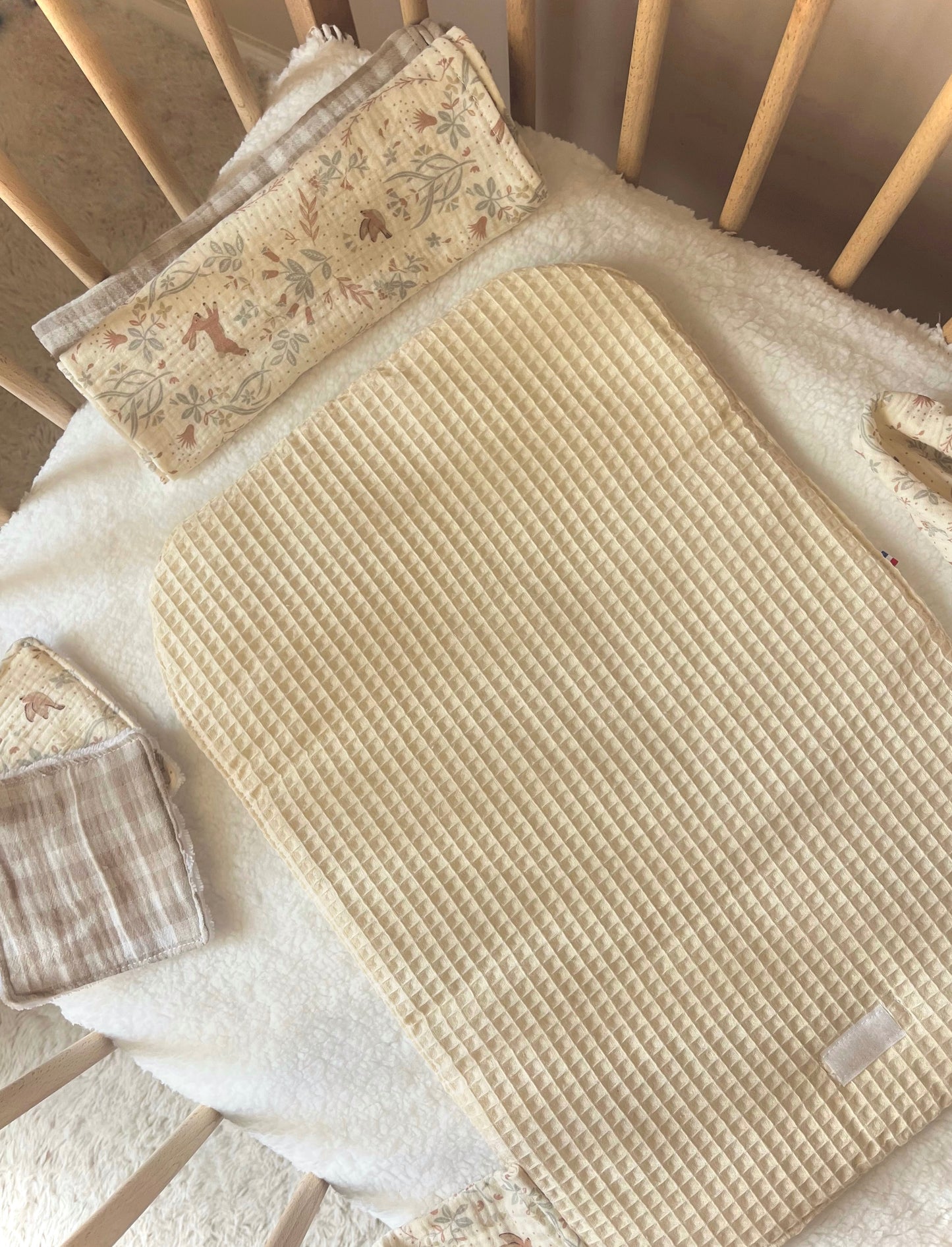 Tapis à langer nomade bébé - motif lapin