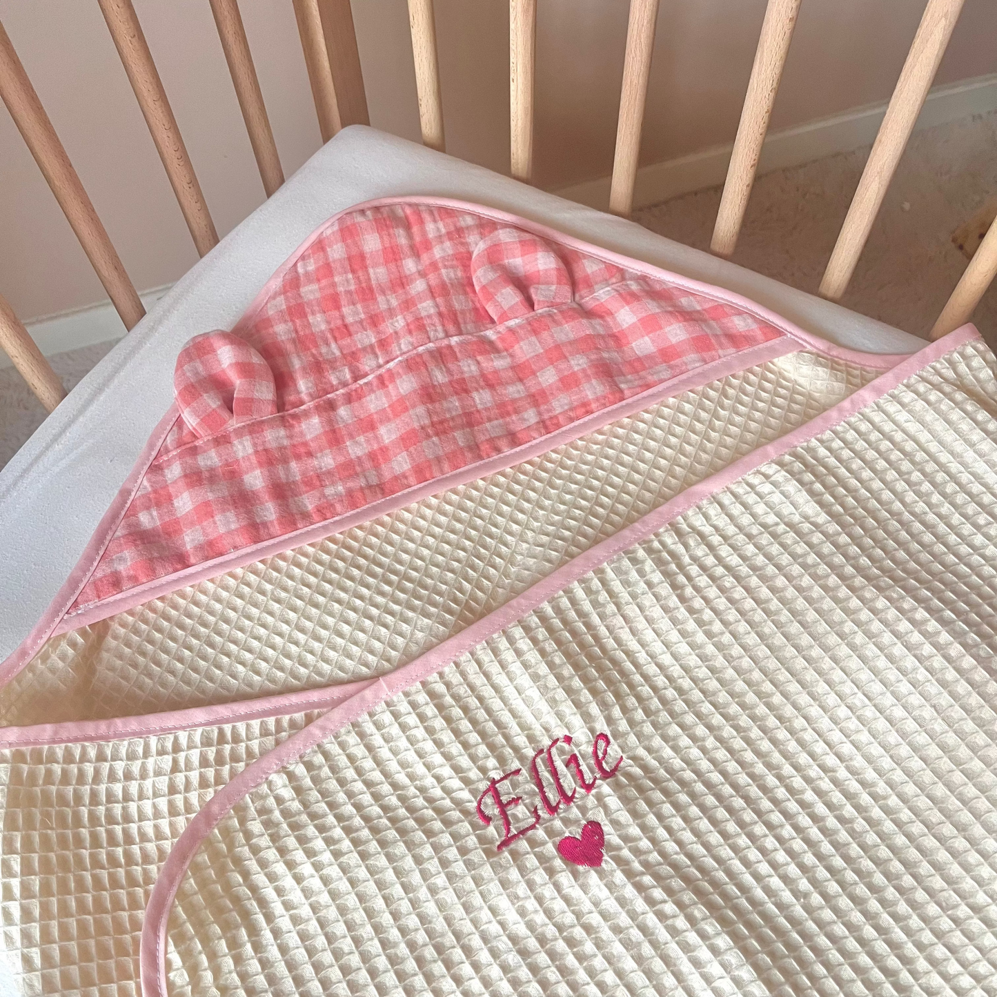 Cape de bain bébé personnalisable - Vichy rose