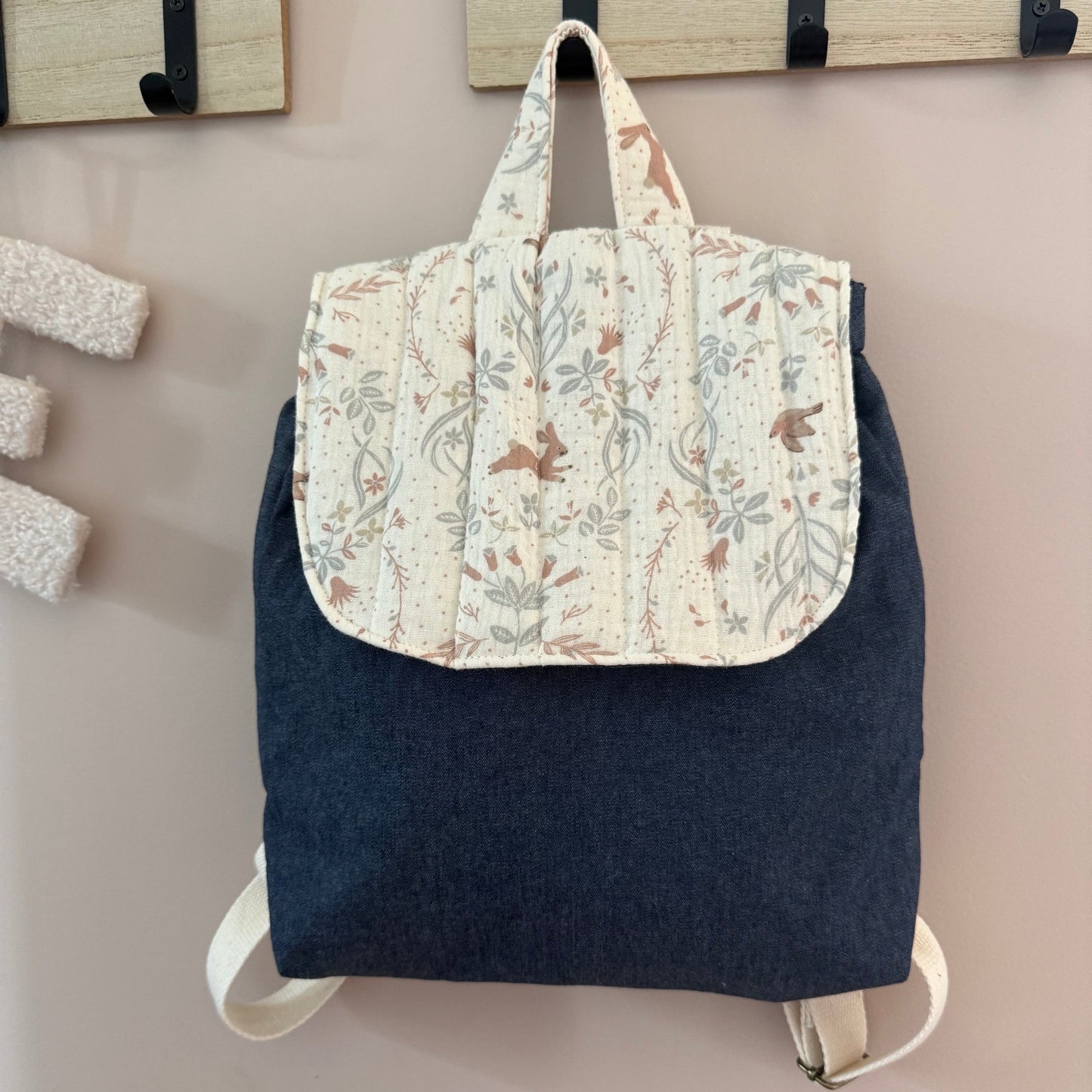 Sac à dos enfant lapin et bleu denim - personnalisable